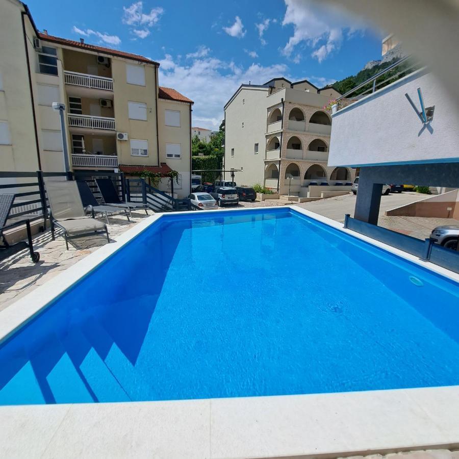 Apartments Vila Adrijana & Fitness Studio Wolf Bv Baska Voda Luaran gambar