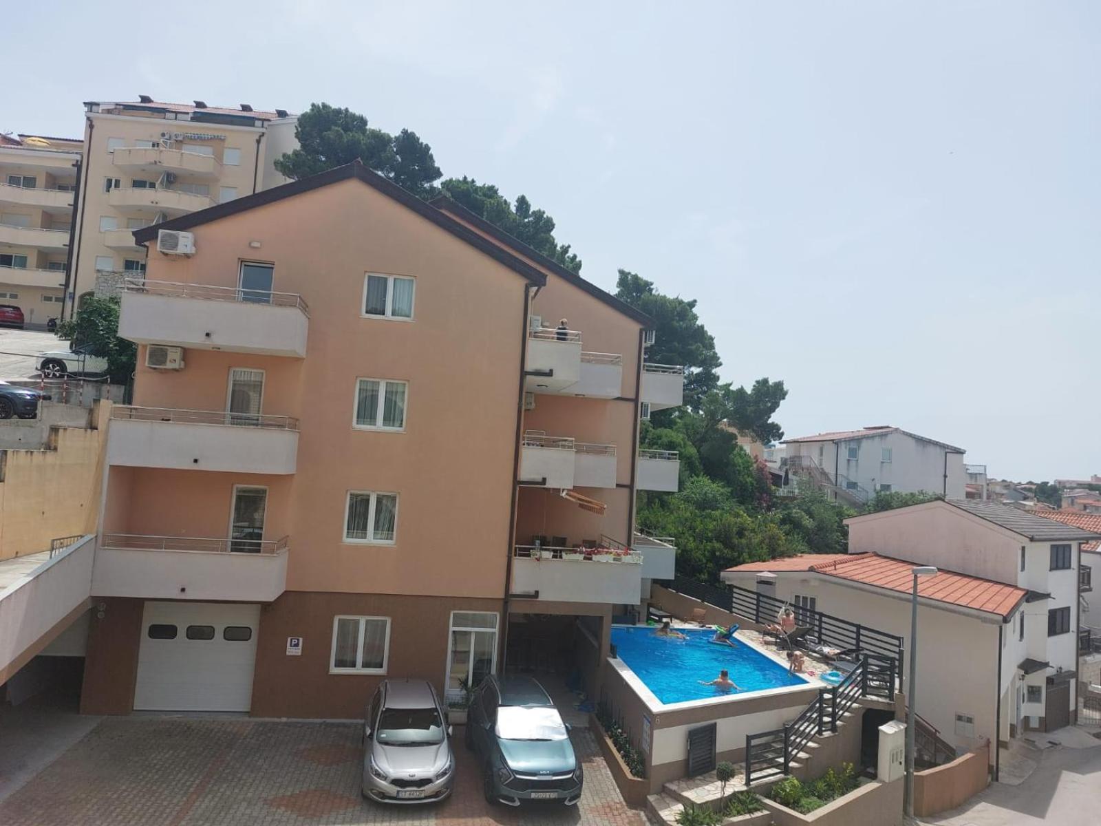 Apartments Vila Adrijana & Fitness Studio Wolf Bv Baska Voda Luaran gambar